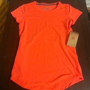 NWT canari top size small